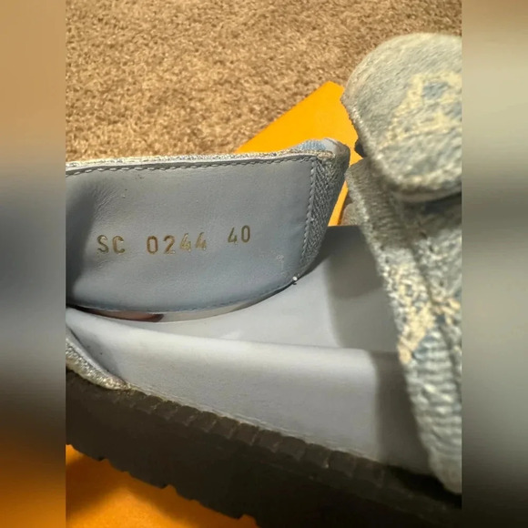 LV Sunset Flat Comfort Sandal Light Blue Monogram Denim Size 10 - Picture 8 of 15